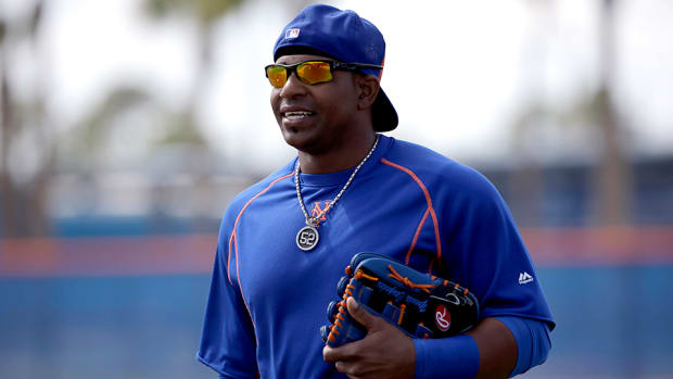 yoenis-cespedes-bike-tricycle-gift-mets.jpg